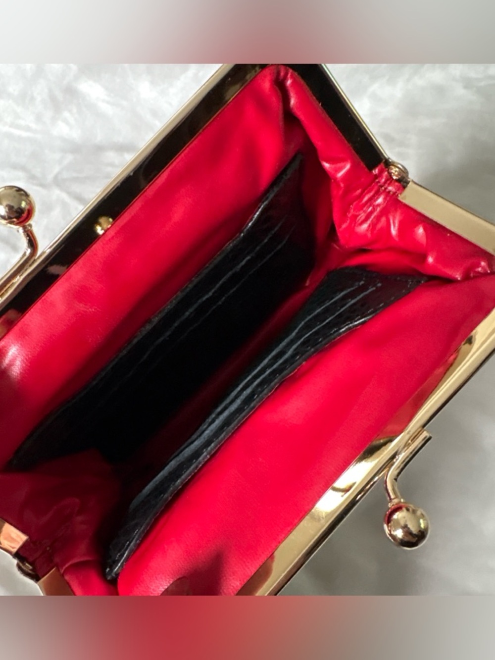 Dooney & Bourke Black Pebbled Leather Kiss-Lock Clutch with Gold Hardware - Picture 4 of 4